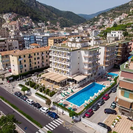 Hotel Pietra Di Luna 4*