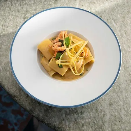 Отель Pietra Di Luna 4*