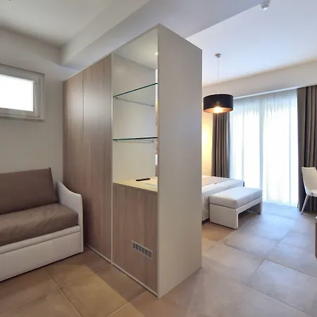 Pietra Di Luna 4*