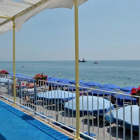 Отель Pietra Di Luna 4*