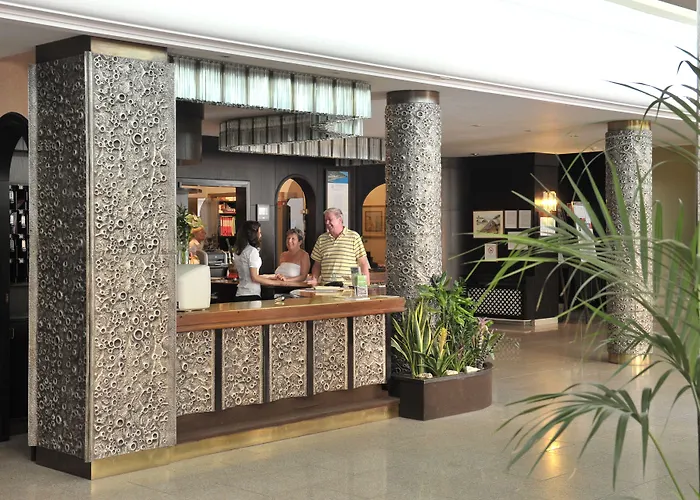 Hotel Pietra Di Luna 4*