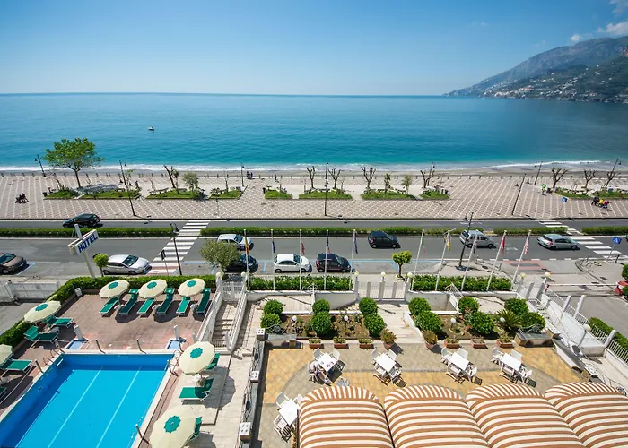 Pietra Di Luna Hotel 4*