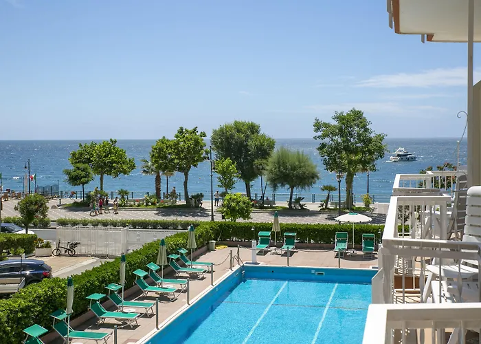 Hotel Pietra Di Luna 4*